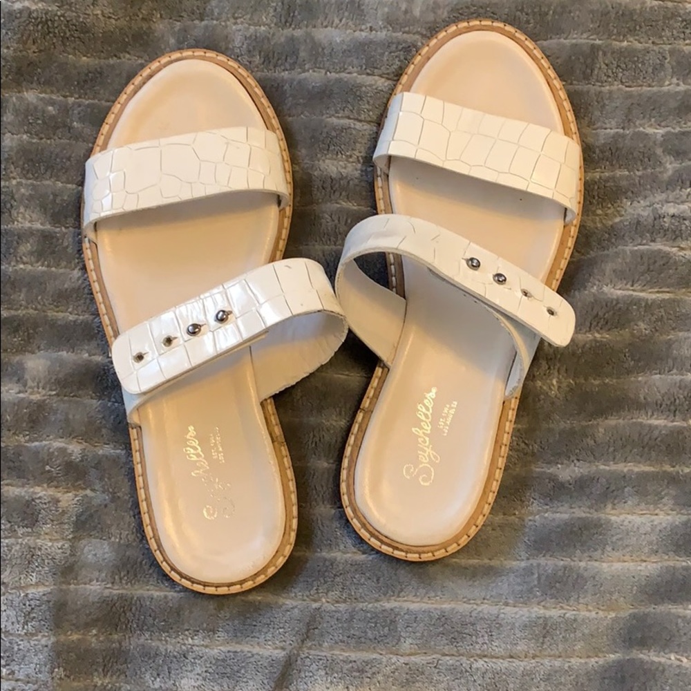 White sandals size 7